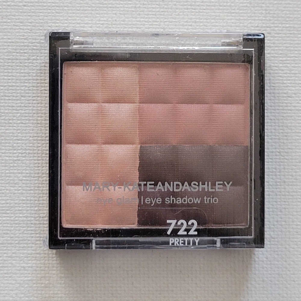 Mary Kate & Ashley eye glam eye shadow trio pretty 722 NWT